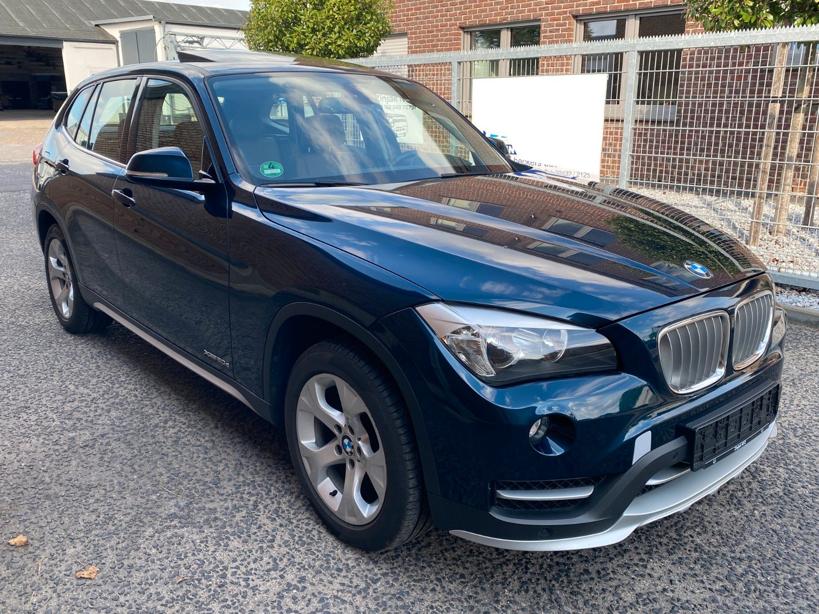 BMW BMW X1 xDrive 20 d X-Line Aut*Leder*Pano*SHzg*AHK*