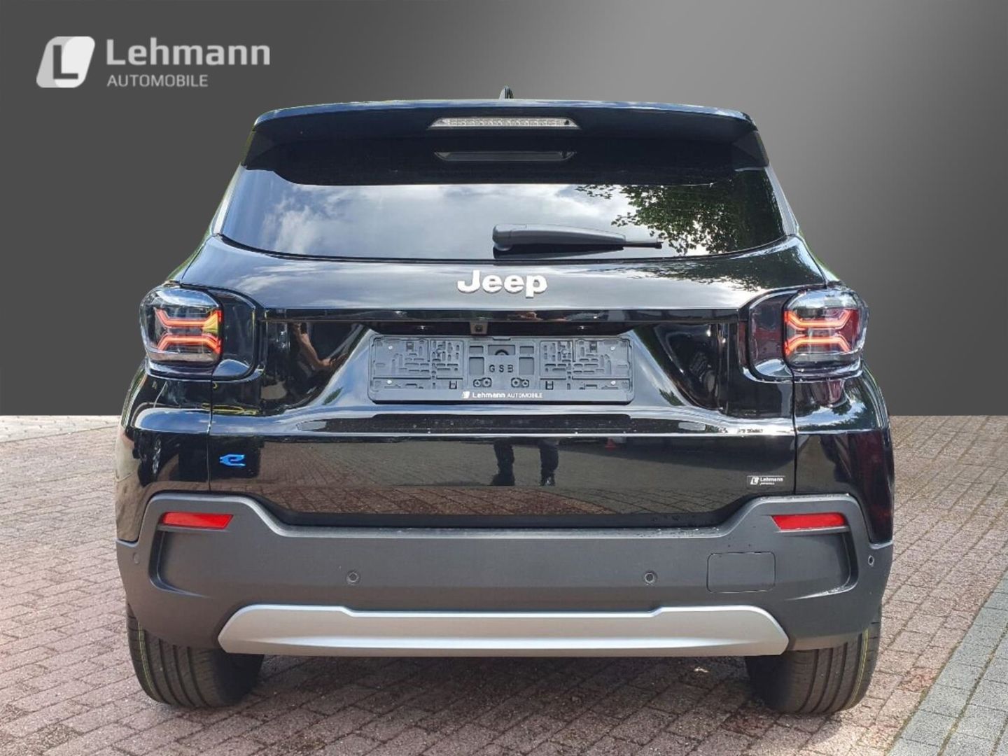 Fahrzeugabbildung Jeep Avenger Summit Pano Leder Infotainment Paket