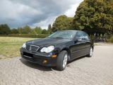 Mercedes-Benz C 240 AUTOM. USA ELEGANCE  - schwarze Mercedes-Benz C 240