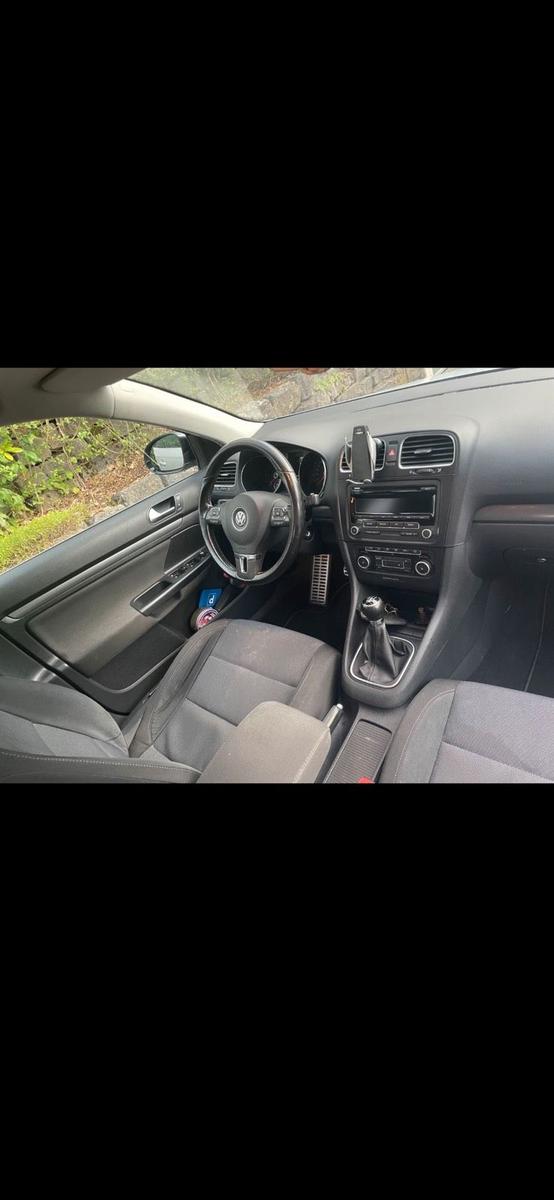 Volkswagen Golf 2012 — engine 105 HP (77kW)