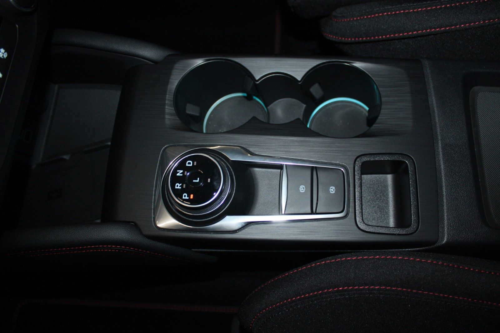 Fahrzeugabbildung Ford Focus ST-Line X Aut. Matrix-LED ACC B&O WinterP.