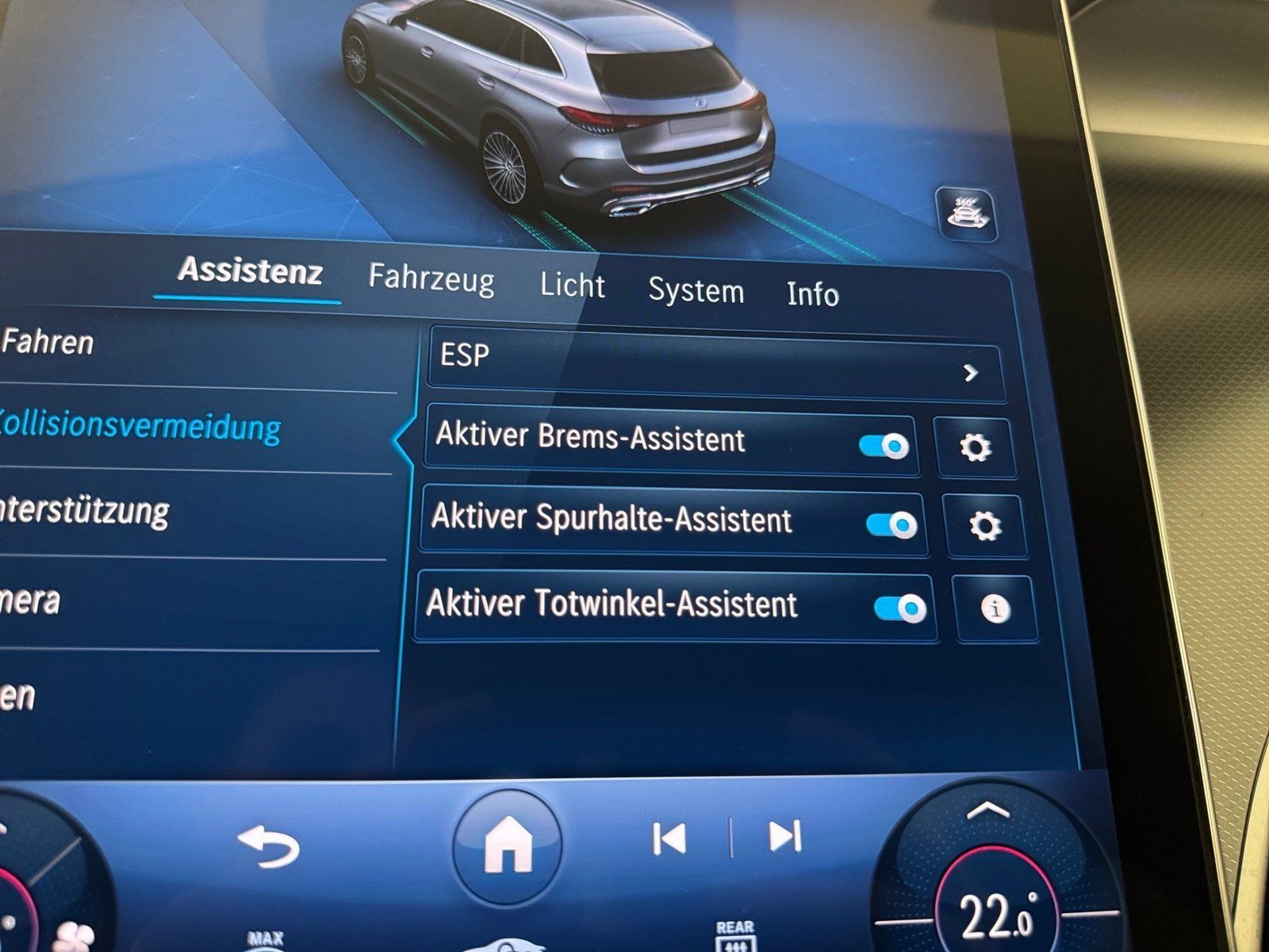 Fahrzeugabbildung Mercedes-Benz GLC 220 d 4M*Avantgarde*Distronic*AHK*DigiLight