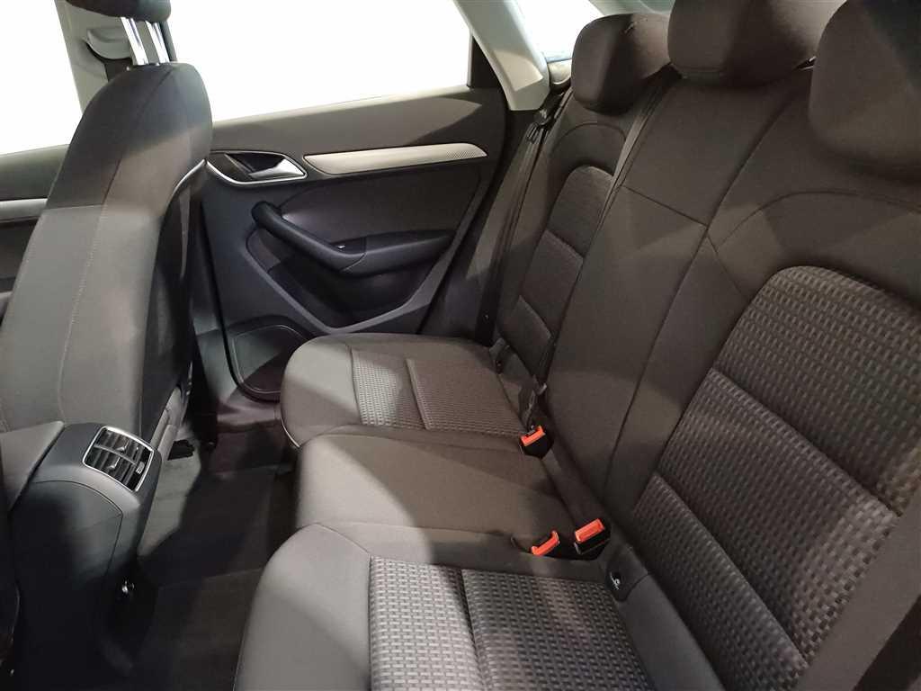 Audi Q3 1.4 TFSI Design AHK+NAVI+XENON