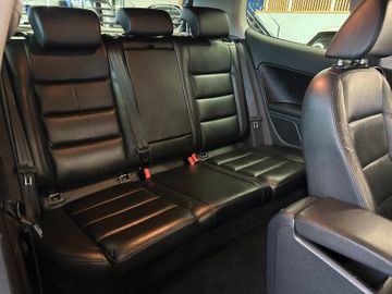 Volkswagen Golf VI Highline *Klima*SHZ*Navi*PDC*Sportpaket*