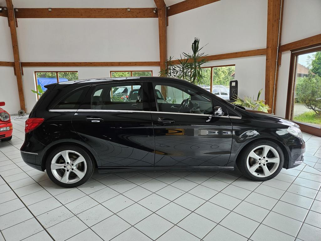 Mercedes-Benz B 200