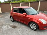 Suzuki Swift Lim. Snow*TOP*NEU TÜV*GEWAHR* - Suzuki Swift mit Benzin-Antrieb: Orange, Limousine