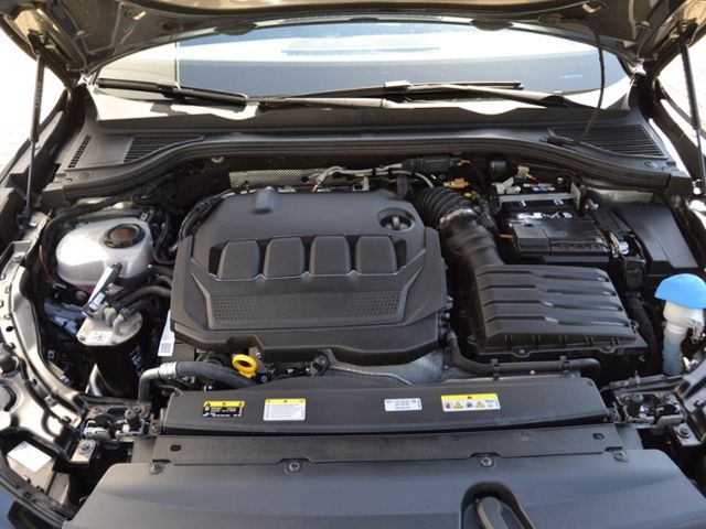 Passat Variant 2.0 TDI DSG R-line MATRIX/NAVI+VZ