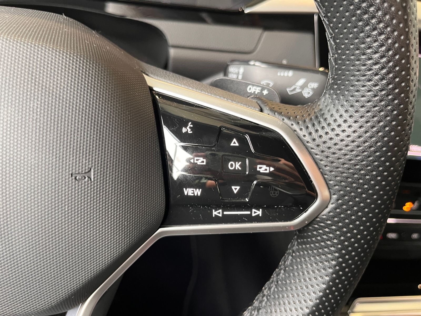 Fahrzeugabbildung Volkswagen Arteon R-Line 360° SHZ LED NAVI