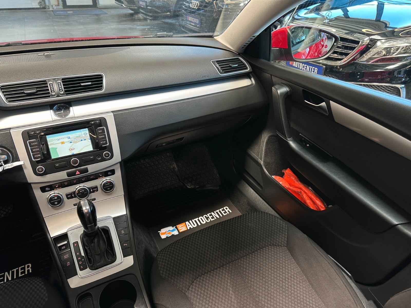 Volkswagen Passat 2012 — photo 32
