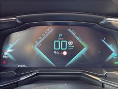 Fahrzeugabbildung DS Automobiles DS 7 1.6 E-Tense 225 Grand Chic