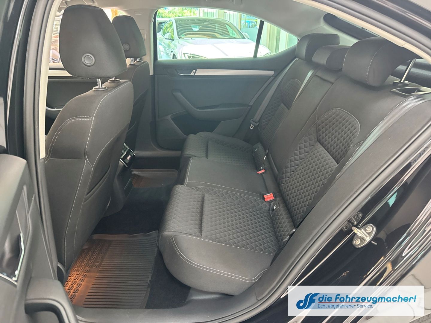 Fahrzeugabbildung SKODA Superb Style 2.0 TDI Navi *HAGELSCHADEN *EXPORT