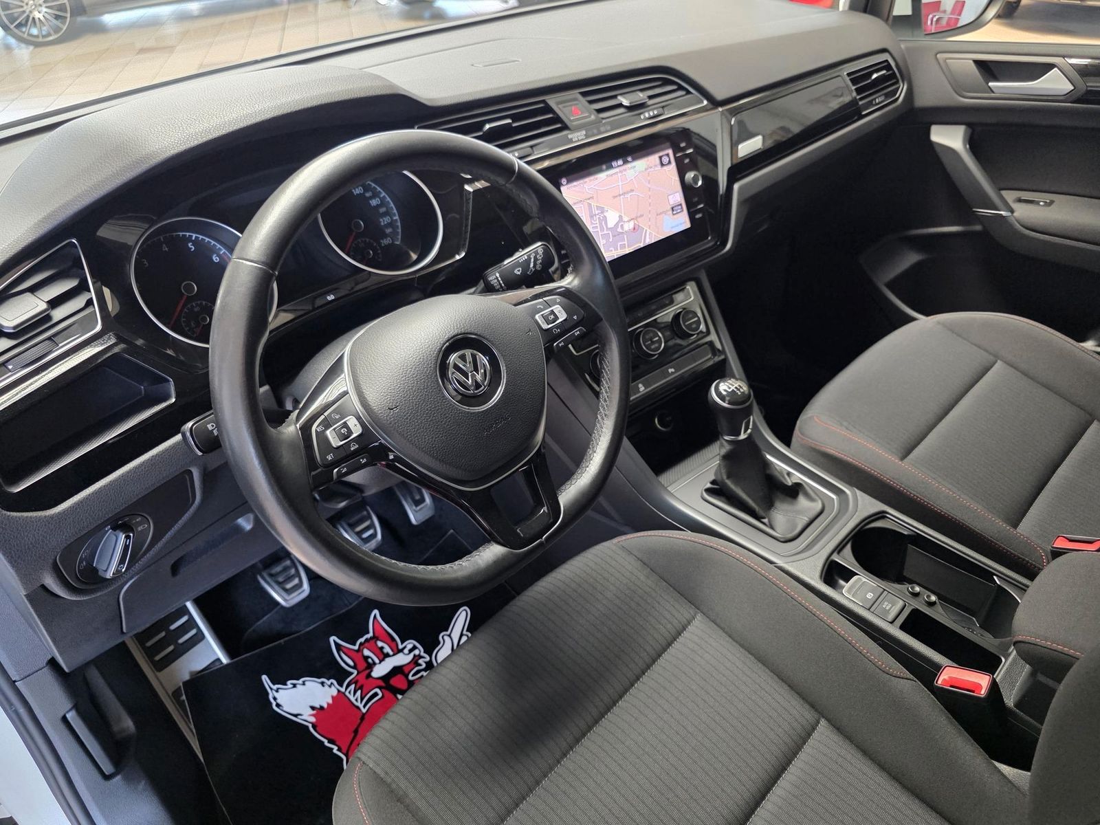 Fahrzeugabbildung Volkswagen Touran 1.4 TSI Sound/1.Hd/Navi/LED/Pano/ACC