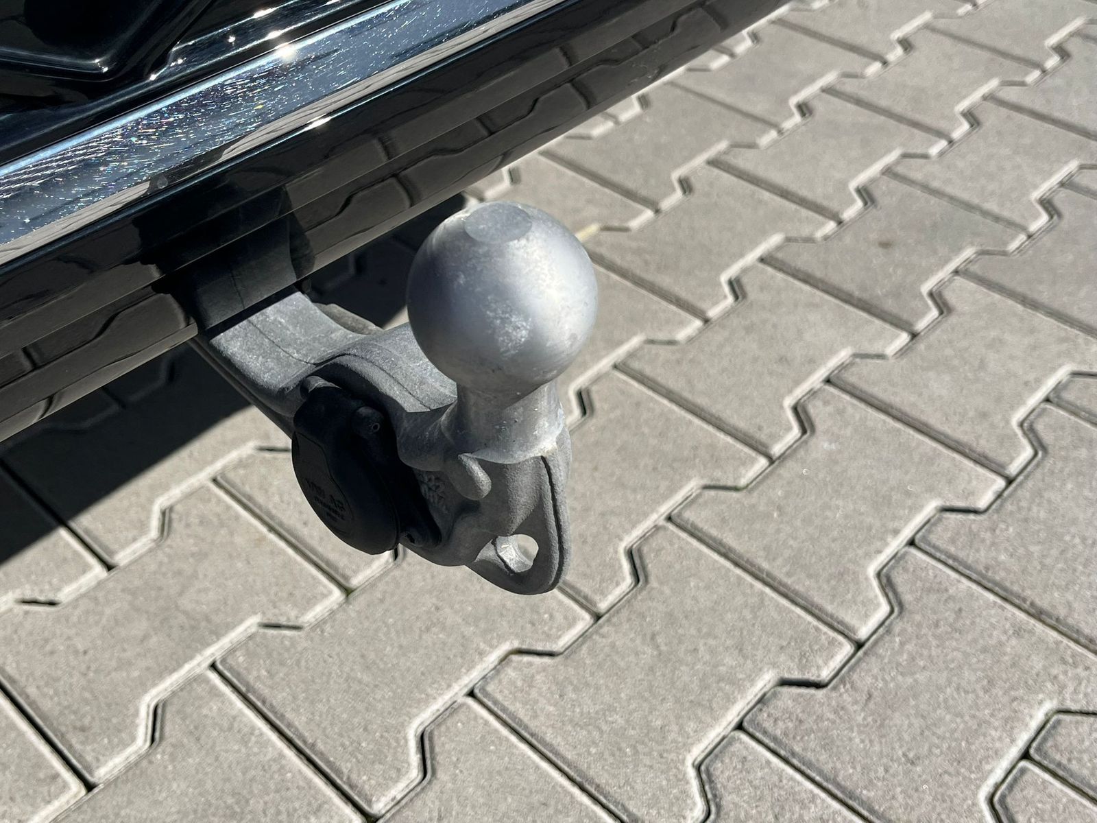 Fahrzeugabbildung Volkswagen Tiguan 2.0 TDI 4M R-Line PANO*H&K*AHK*MATRIX*20"