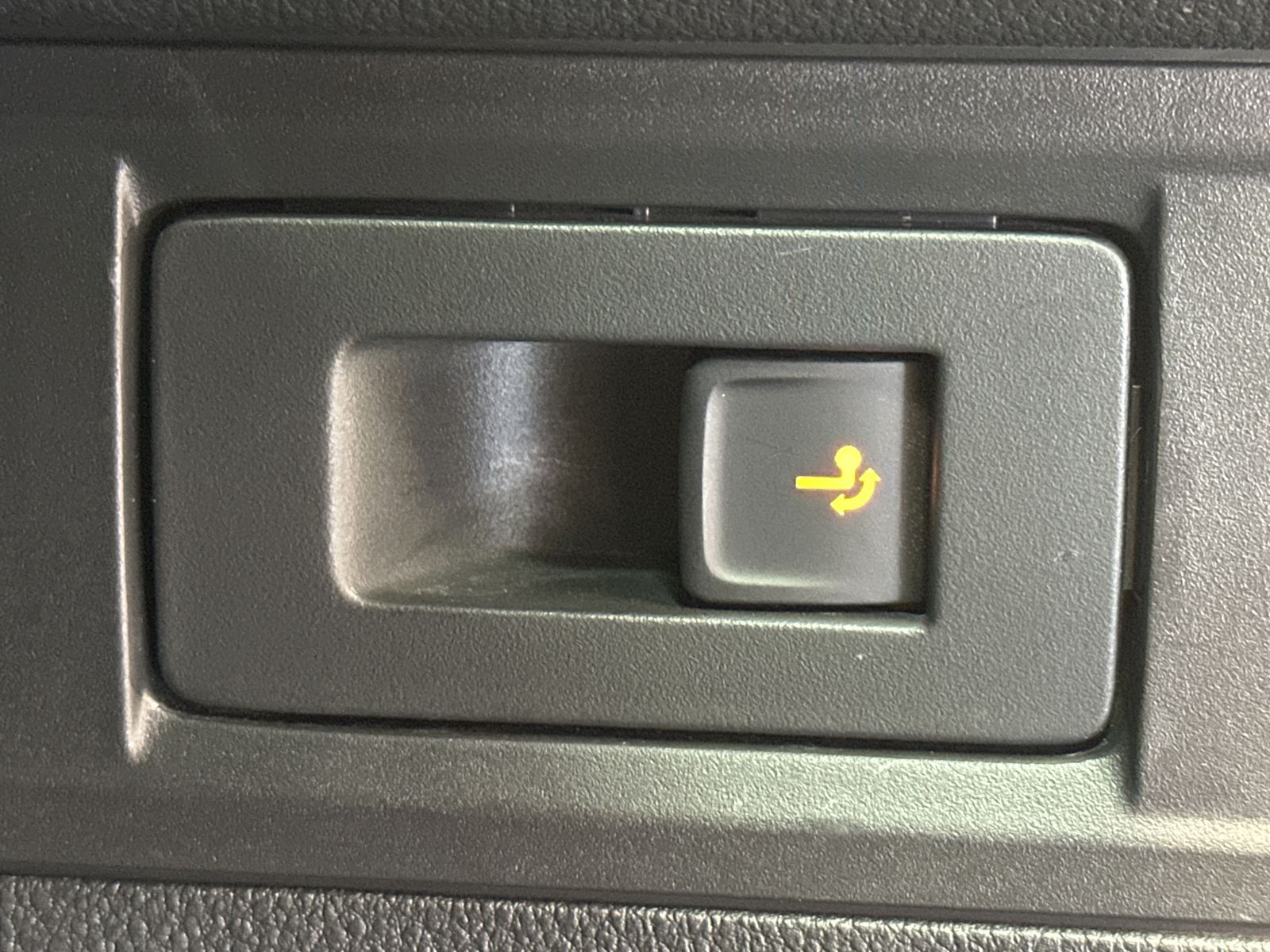 Fahrzeugabbildung SKODA Octavia Combi Clever 4x4 NAV+LED+ACC+HEAD-UP+VC