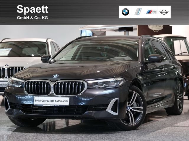 BMW 530e xDrive Tour. HarmKar HUD RFK DrivAss Kompfs