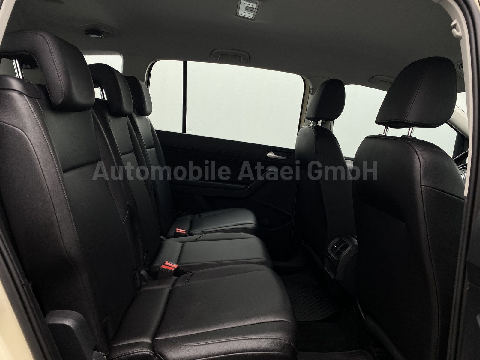 Fahrzeugabbildung Volkswagen Touran *Taxi* 7-SITZE+ TAXAMETER+ KAMERA 7478