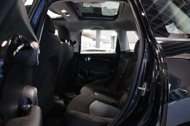 Fahrzeugabbildung MINI Mini Cooper 5-trg.|PANO|LED-RING|PDC|CHILI|BT