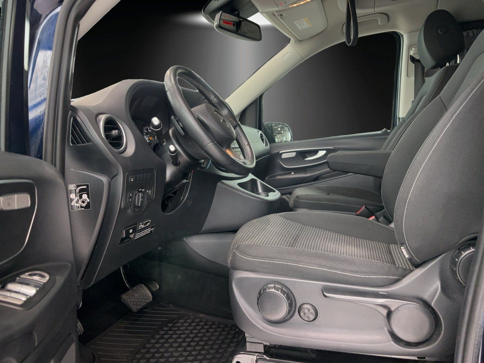 Fahrzeugabbildung Mercedes-Benz MarcoPolo 220d ACTIVITY EDITION Markise AHK Navi