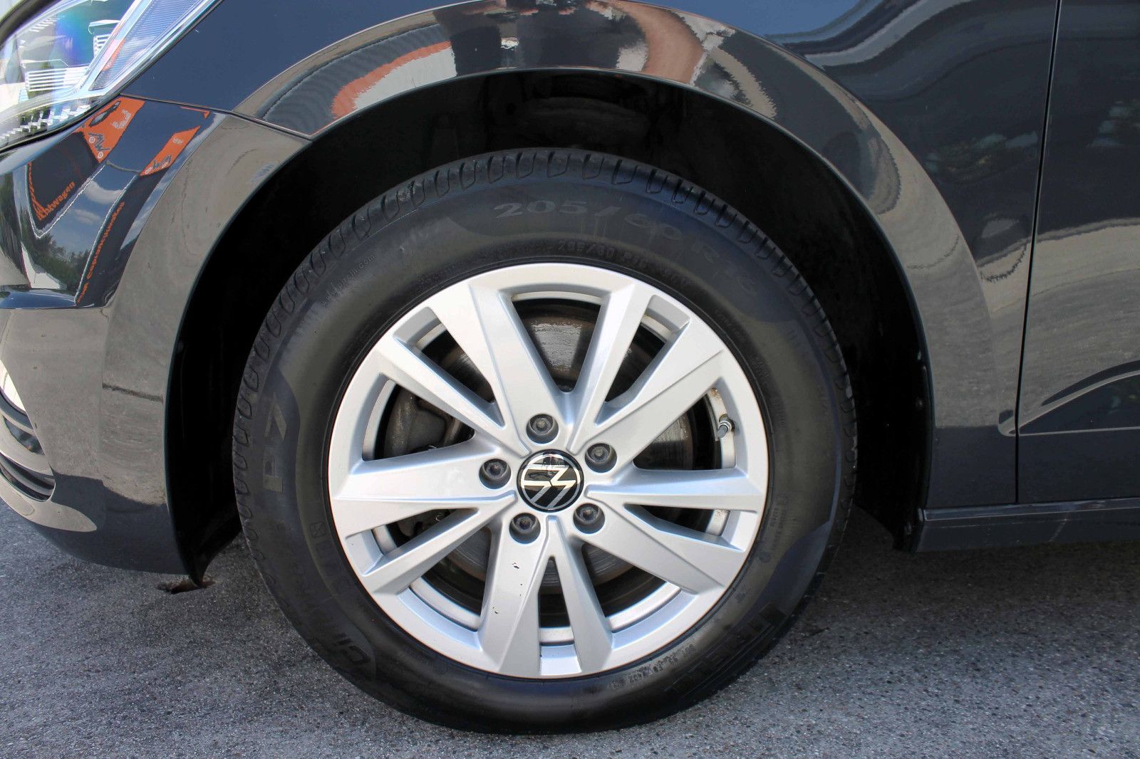 Fahrzeugabbildung Volkswagen Touran Comfortline 2.0 TDI DSG ACC PDC KAM LED