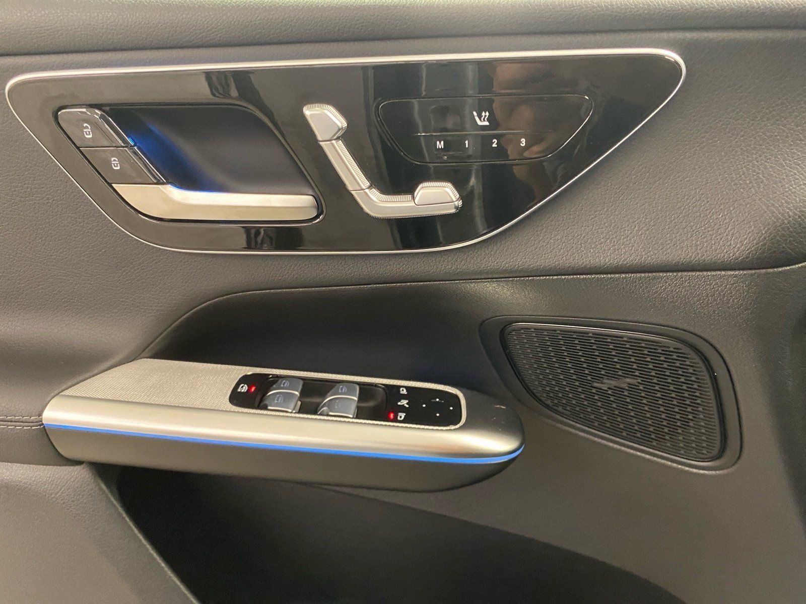 Fahrzeugabbildung Mercedes-Benz GLC 220 d 4M Avantgarde*Distro*360°*Digital*Totw