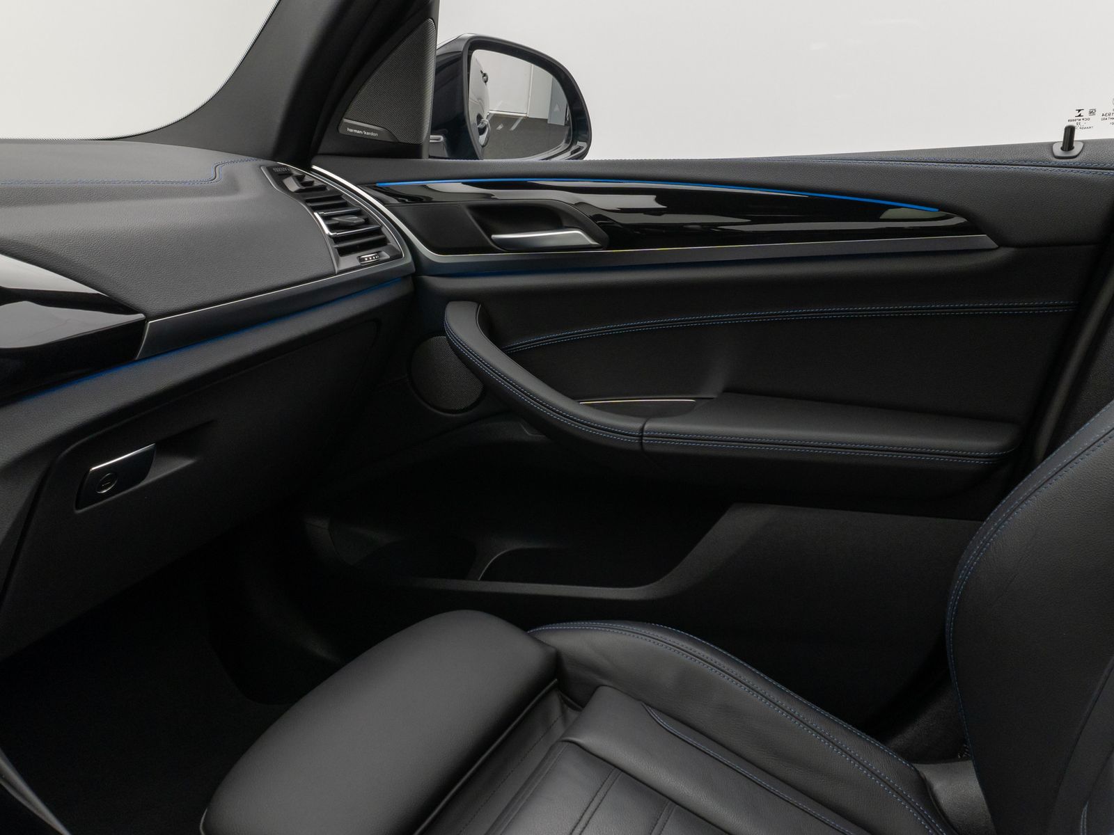 Fahrzeugabbildung BMW iX3 Impressive M Sport Panorama 360°HUD DAB H/K