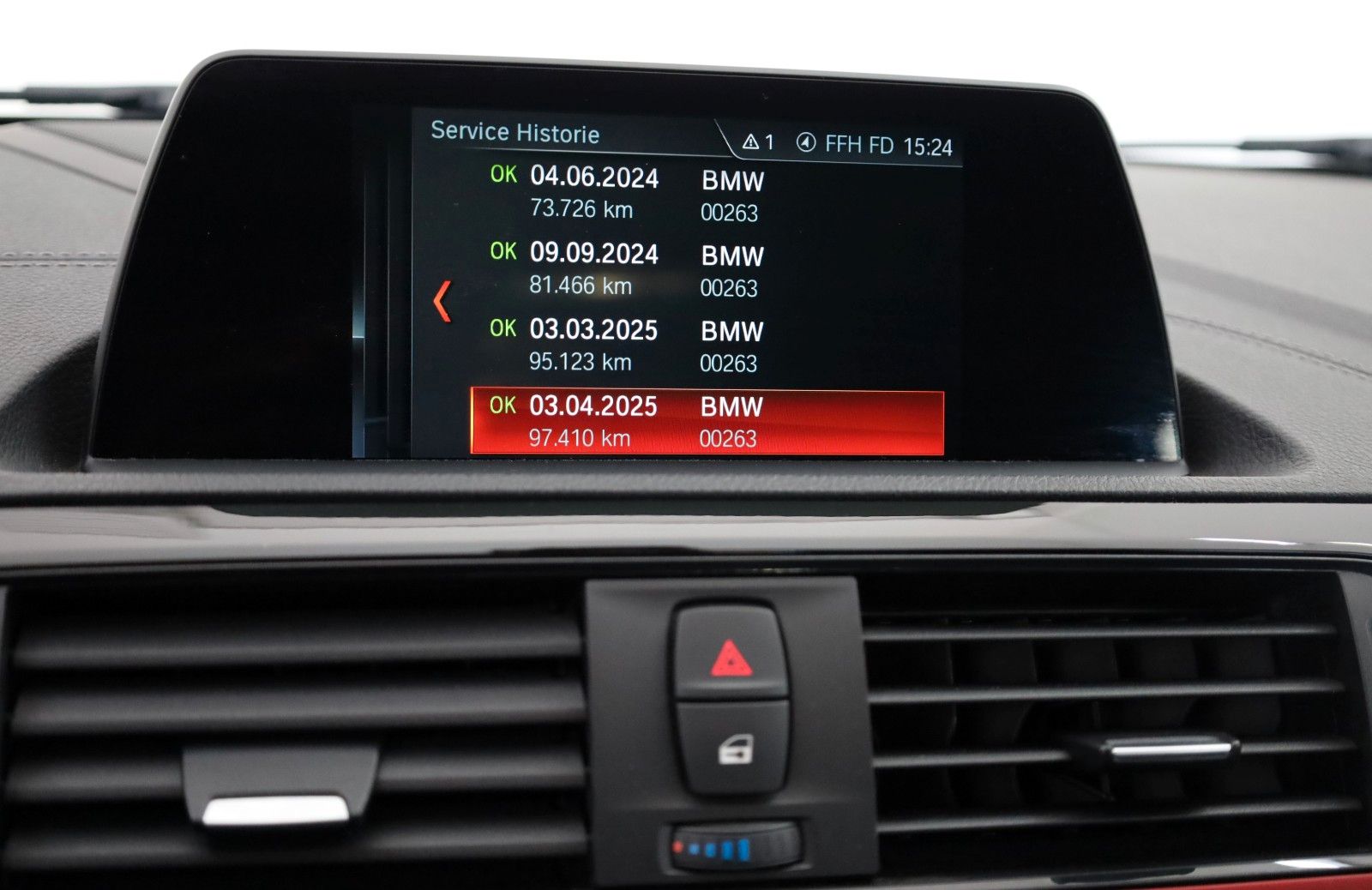 Fahrzeugabbildung BMW 118i Sport Line Lim. Navi,LED,SH,PDC,SR+WR