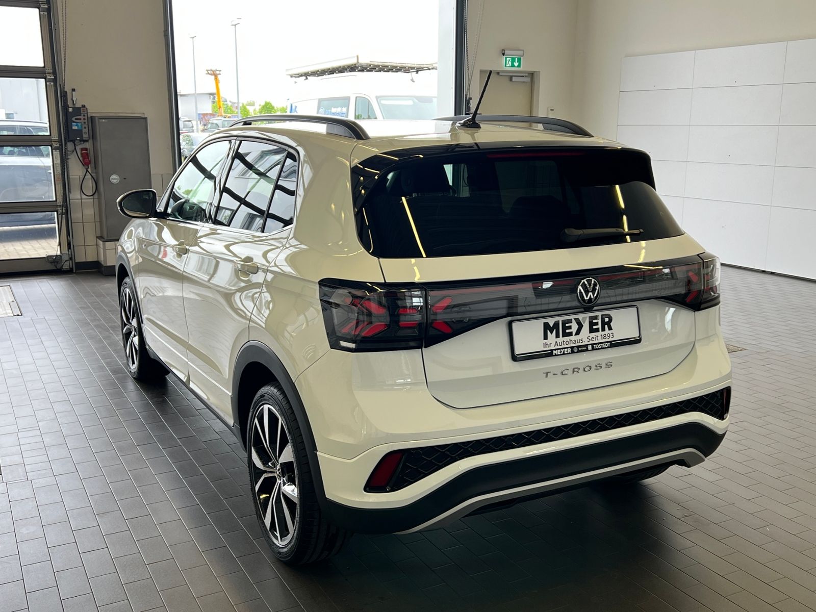 Fahrzeugabbildung Volkswagen T-Cross R-Line 1.5 TSI DSG *AHK, IQ.LIGHT, ACC,