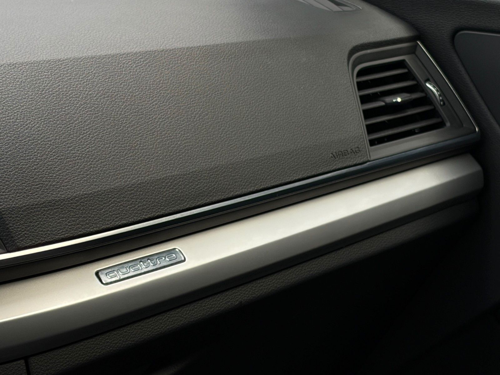 Fahrzeugabbildung Audi Q5 45 TFSI quattro S-line 3-Z.Klima Temp CAM VC