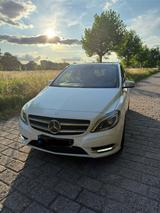 Mercedes-Benz B 200 BlueEFFICIENCY -