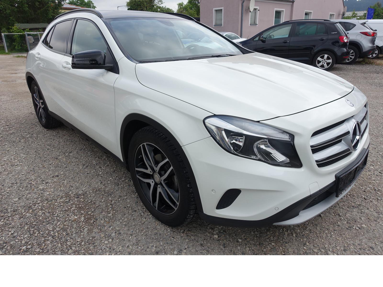 Mercedes-Benz GLA 200 Navi Kamera PDC 8x Alu el. Heckklappe