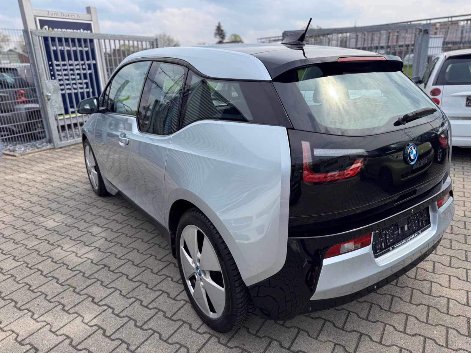 BMW i3 ALUFELGEN KLIMA NAVIGATION MFL AUTO