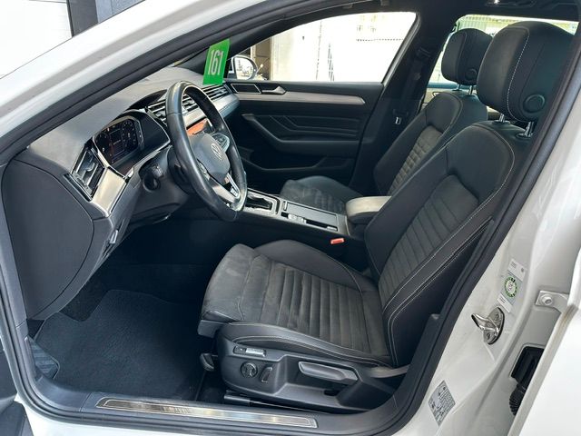 Passat Var R-Line TDi DSG PANO Standh Navi Matri
