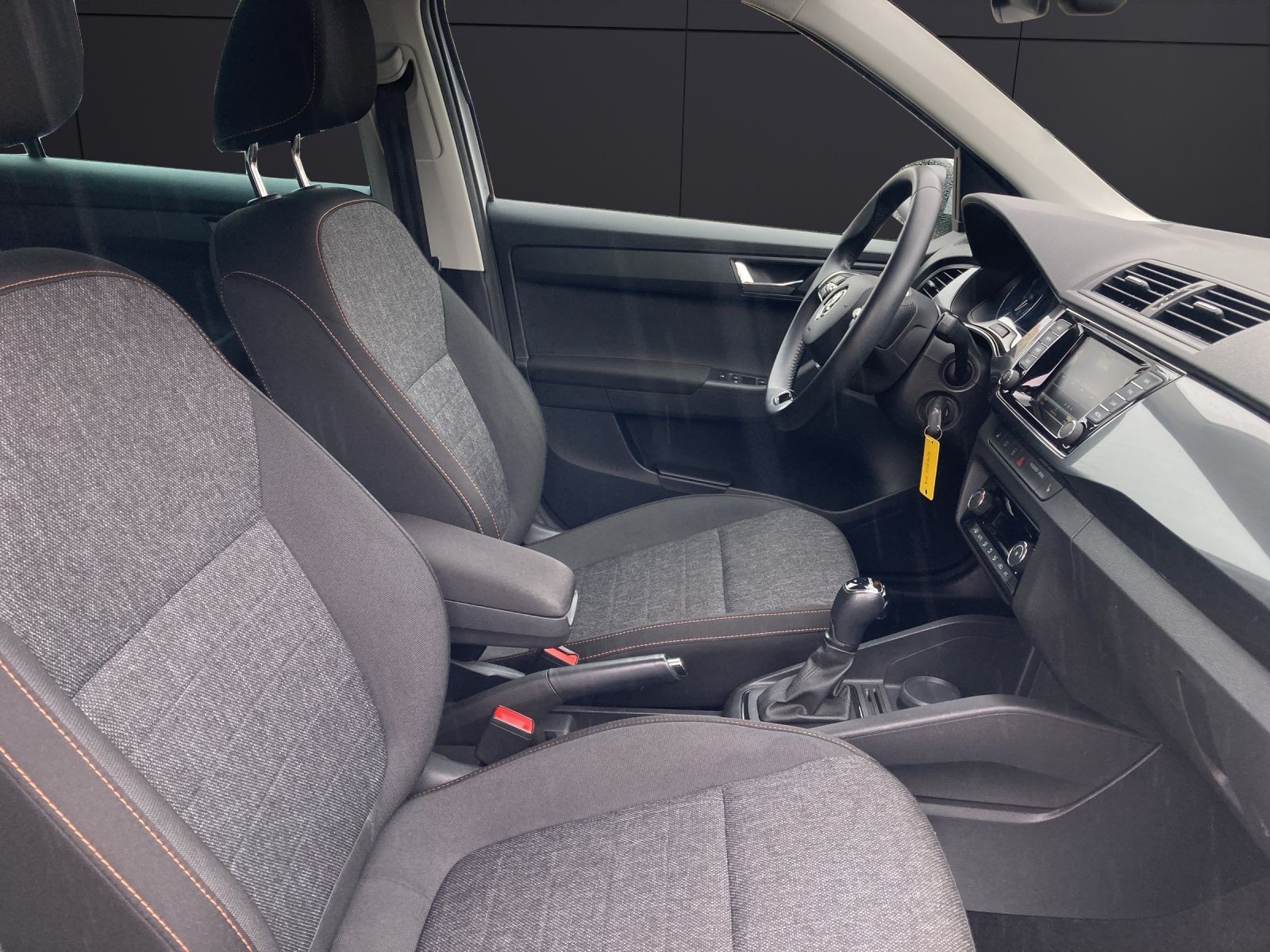 Fahrzeugabbildung SKODA Fabia Combi TSI Best-of DSG Navi Climatronic GRA