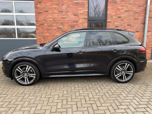 Porsche CAYENNE 3.0D PANO,PDLS,BOSE,SPORT DESIGN PAKET.