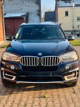 BMW X5 xDrive40d -Kamera/Pano/AHK/Leder/Softclose.. - BMW X5 mit Diesel-Antrieb: Blau