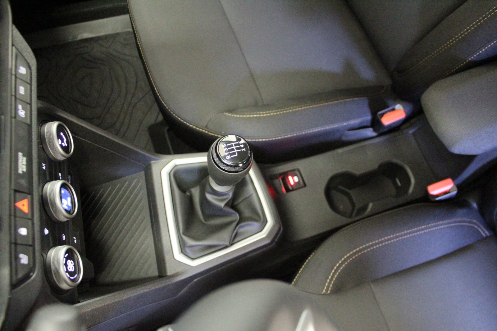 Fahrzeugabbildung Dacia Sandero Stepway TCe 110 Extreme MY 26*Winterpak*