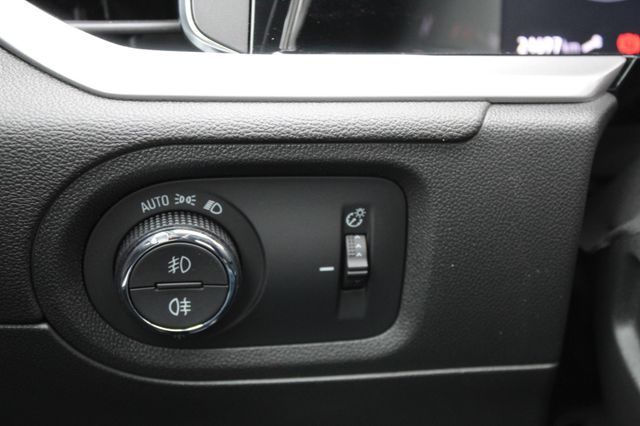 Fahrzeugabbildung Opel Grandland 1.2 Turbo Enjoy 360,KlimaA,LED,SHZ,PDC