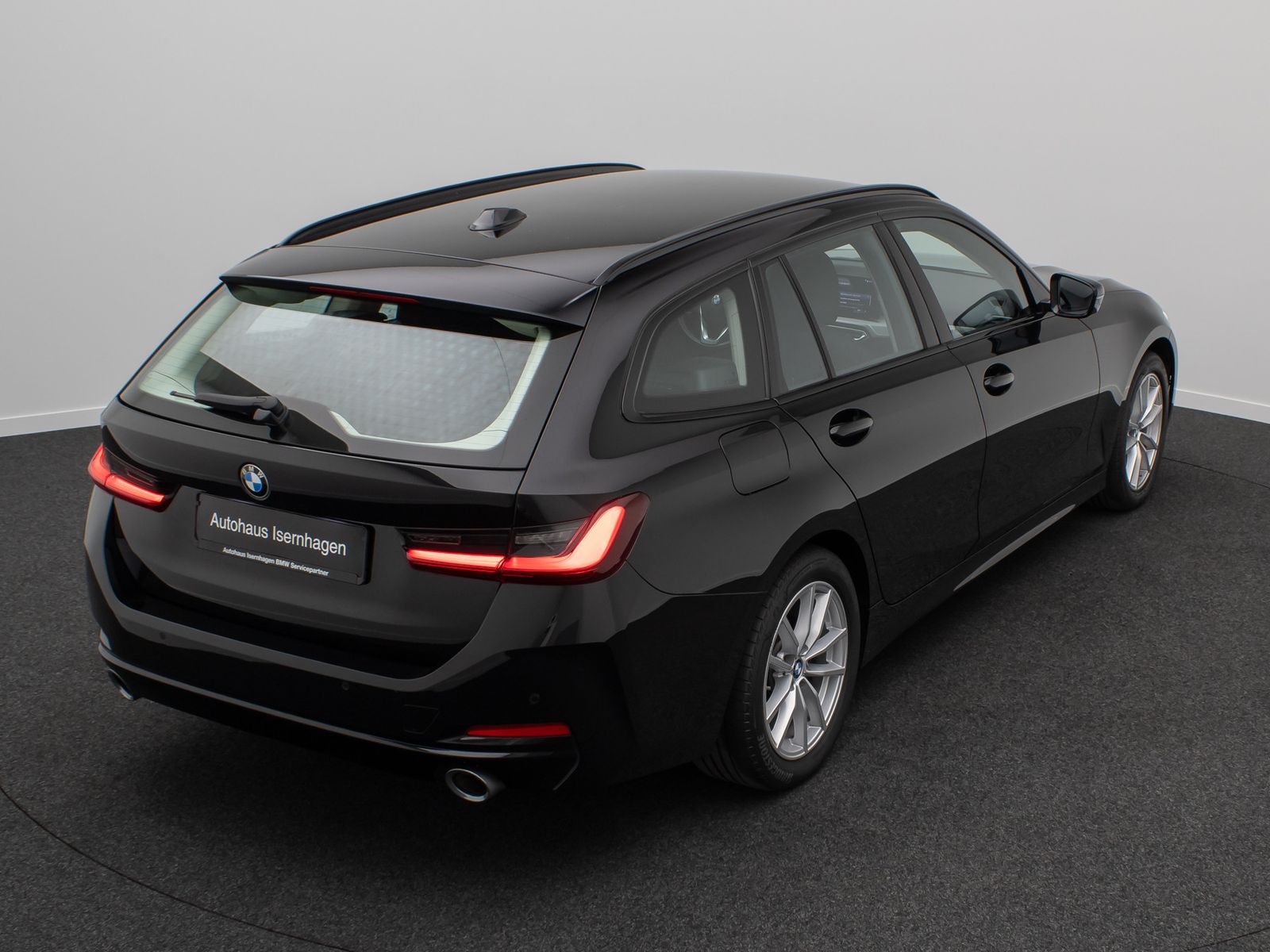 Fahrzeugabbildung BMW 320d GeschwindigReg AHK Widscreen Sport DAB