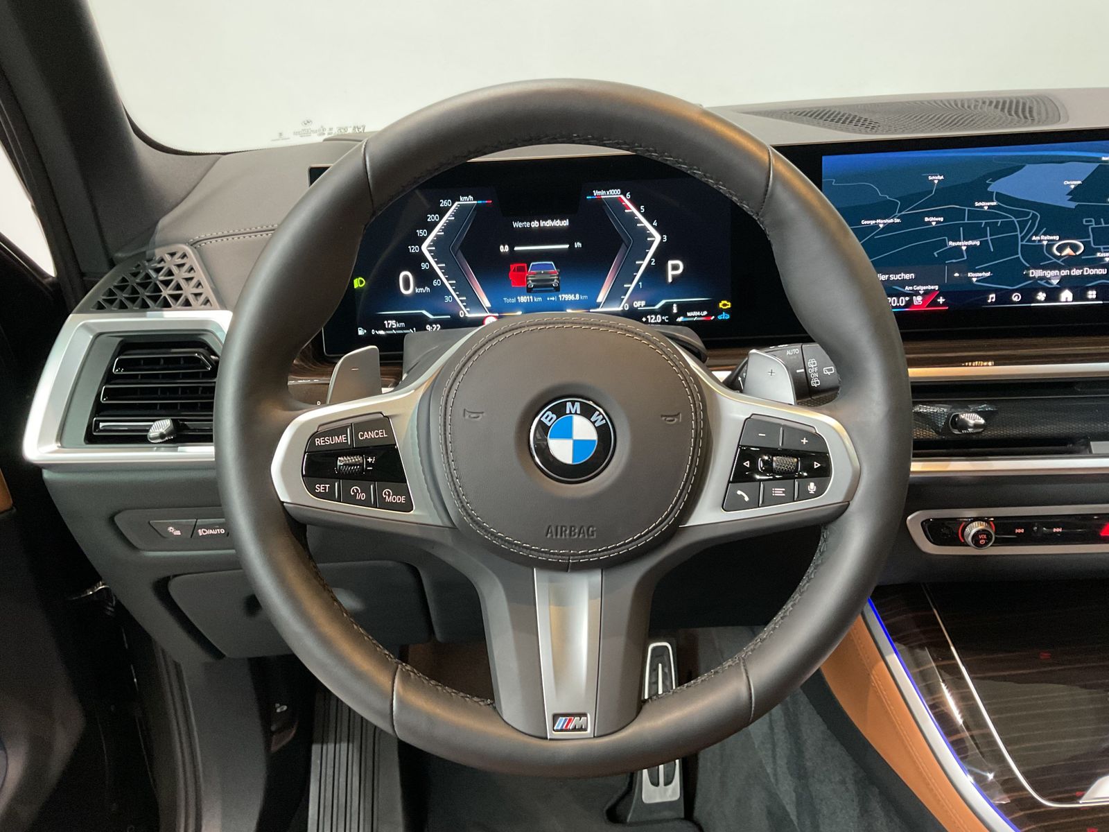 Fahrzeugabbildung BMW X5 xDrive40d M Sportpaket, Massagefunktion, Glas