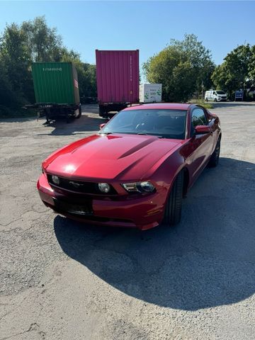 Ford !! Ford Mustang GT !! Carfax, Tempomat, Si...