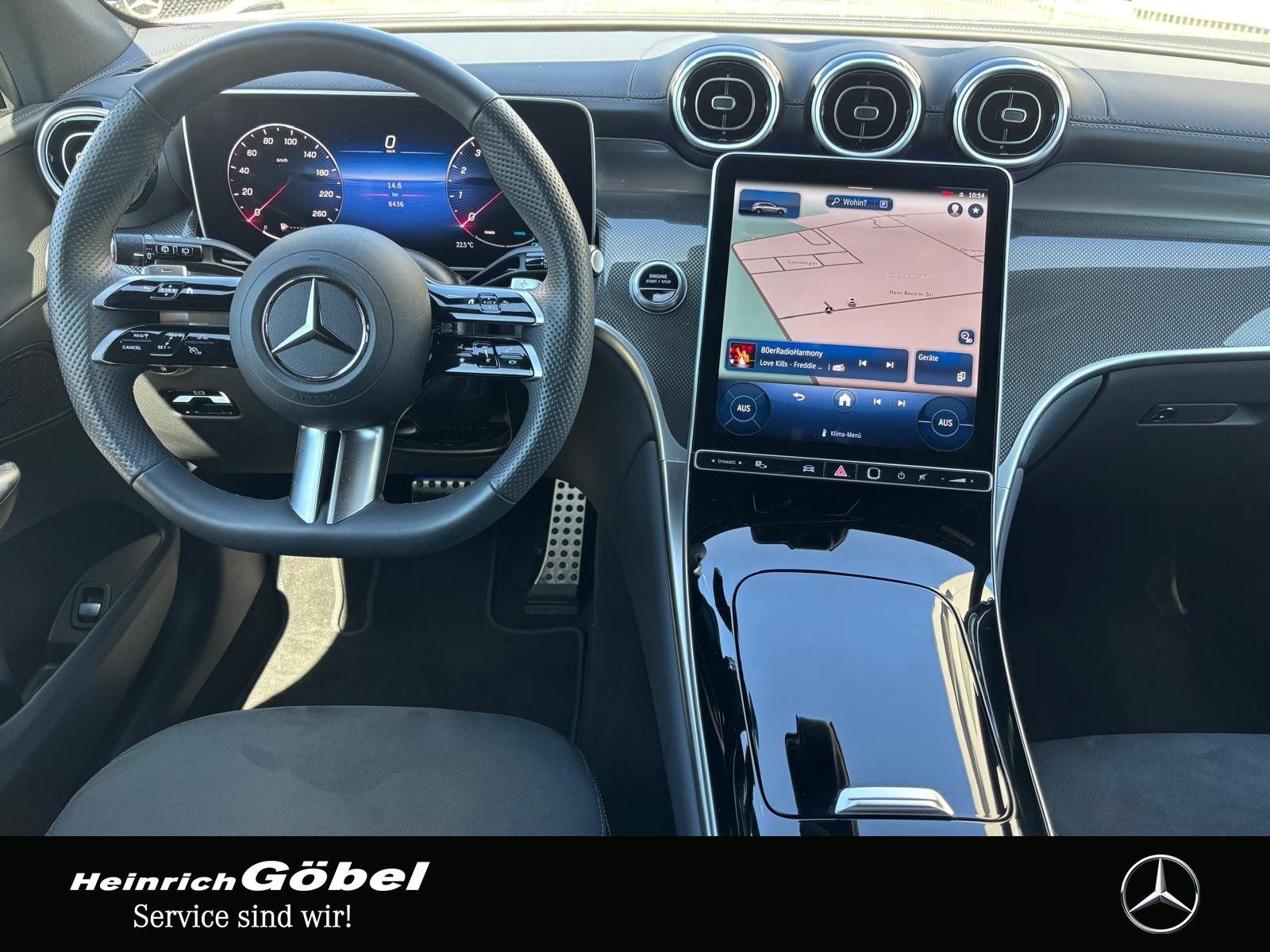 Fahrzeugabbildung Mercedes-Benz GLC 200 4M AMG*AHK*AMBIENTEBEL*WINTER-PAKET*