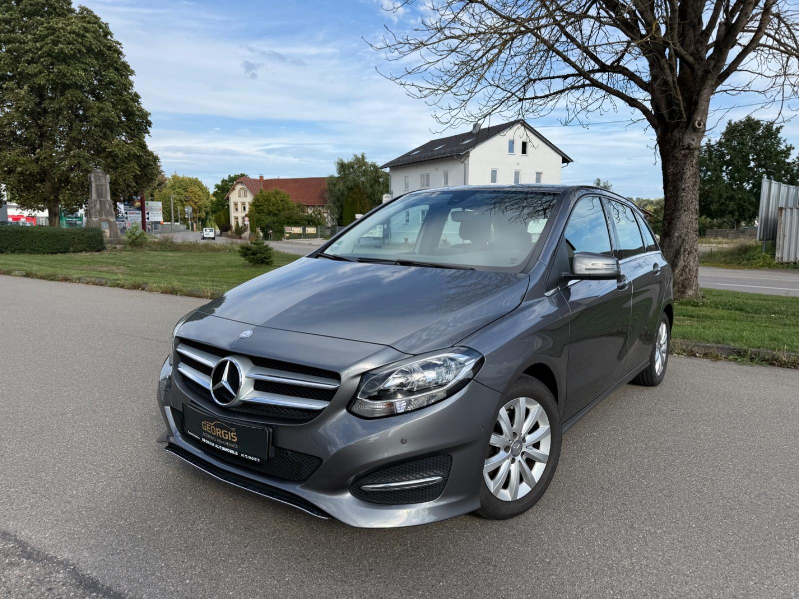 Mercedes-Benz B 180 Style SHZ Tempomat SHG AHK PDC