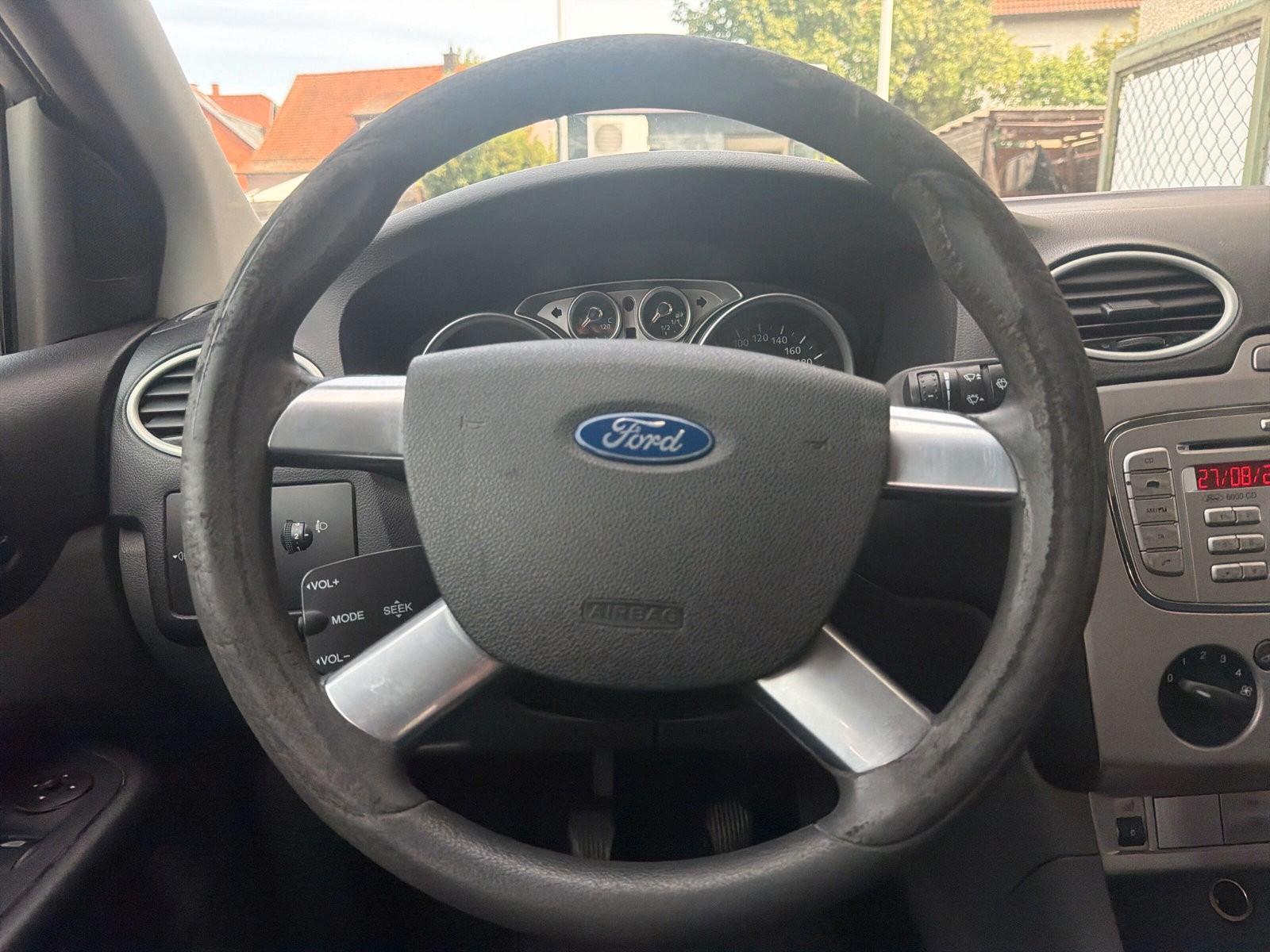Ford Focus 2009 — photo 12