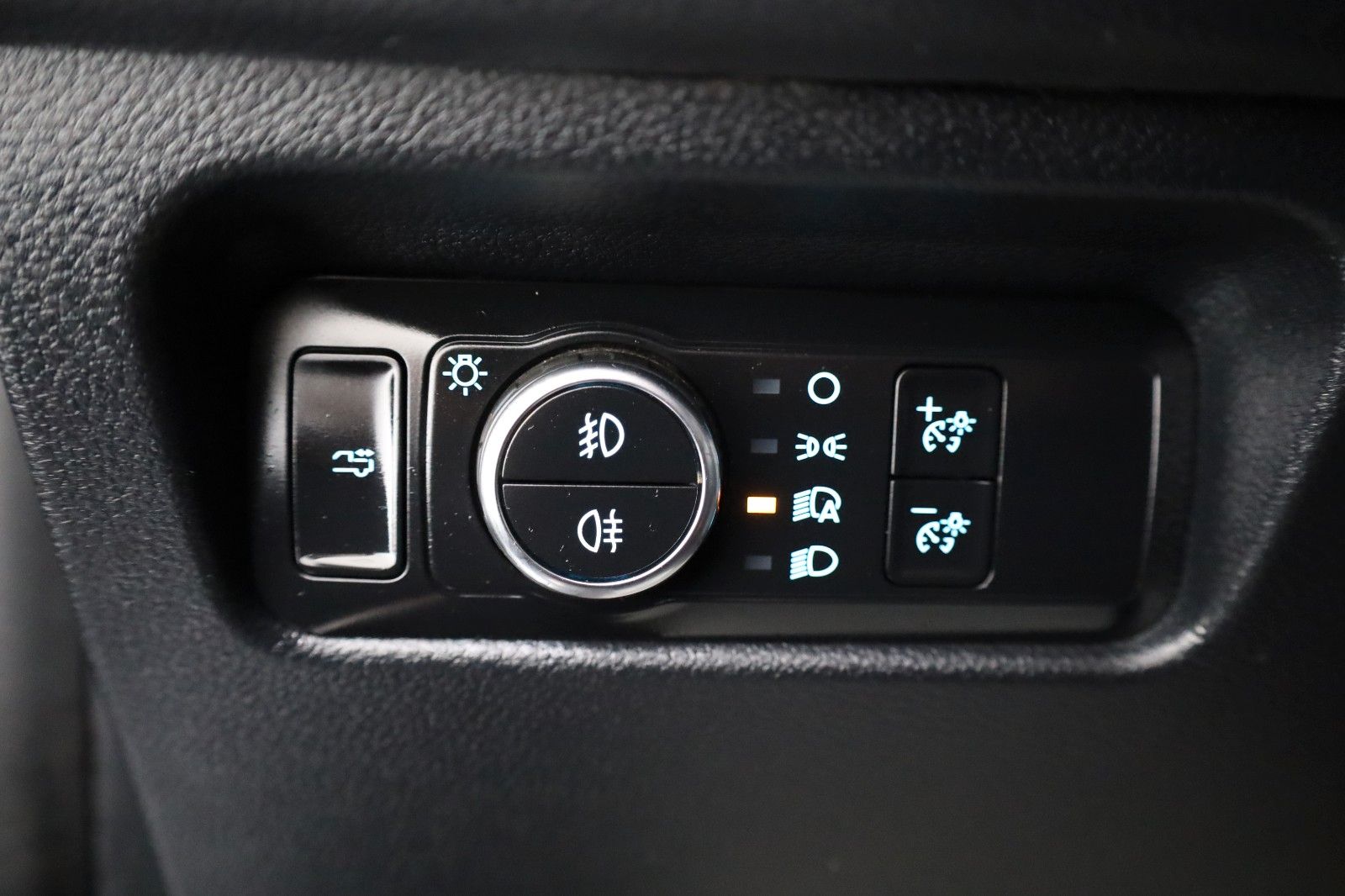 Fahrzeugabbildung Ford Raptor e-4WD,Raptor+Techno73 Paket, Rollo el.AHK