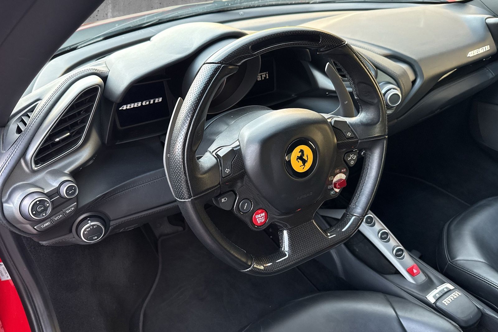 Fahrzeugabbildung Ferrari 488 GTB*Dt.Auto*LED Lenkrad*Kamera*Embleme