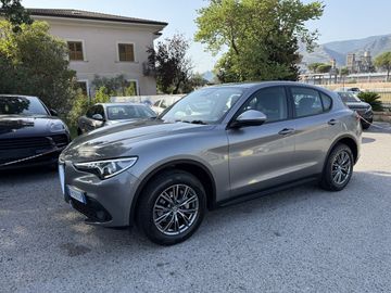 Alfa-Romeo Stelvio - 2