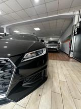 Audi TT 40 TFSI S tronic Coupe/LED/NAVI/18" - Gebrauchtwagen aus Italien