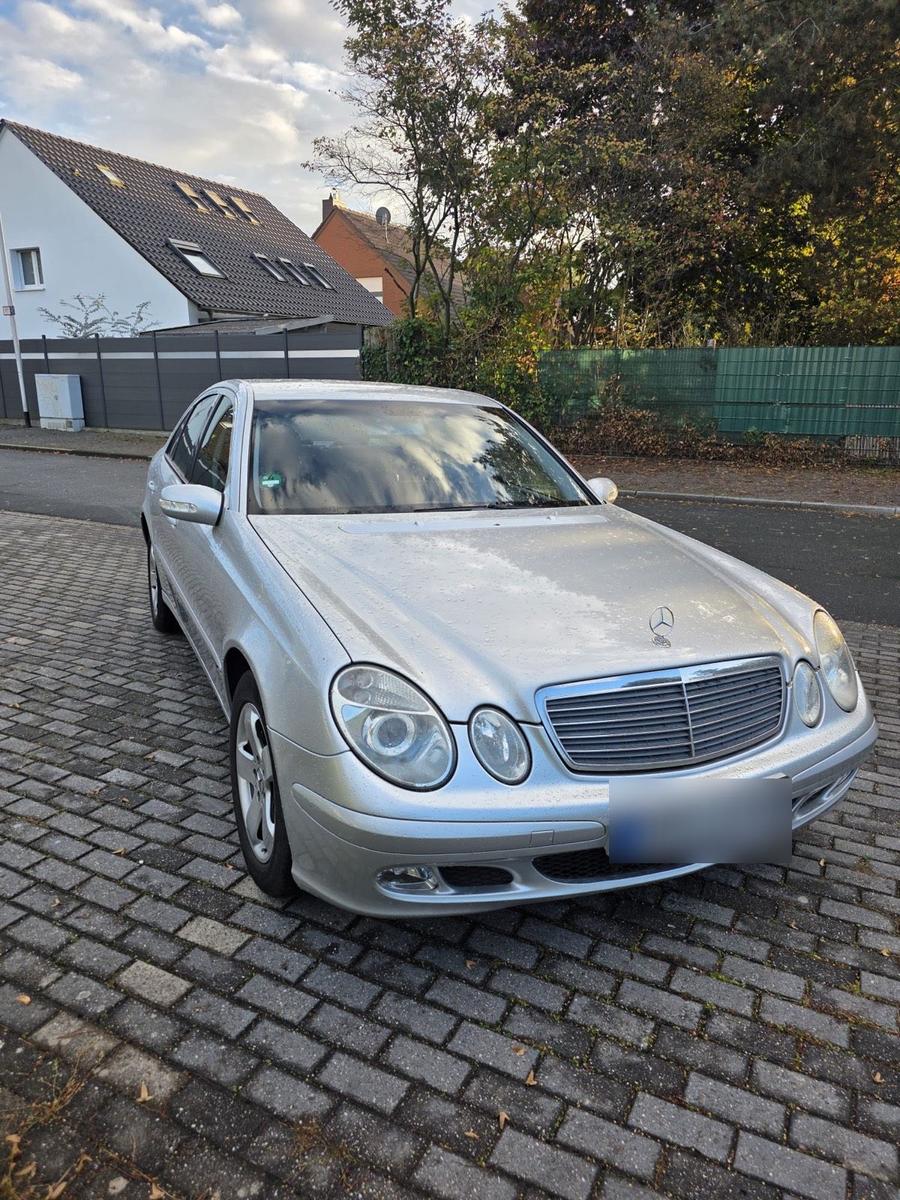 Mercedes-Benz E 220
