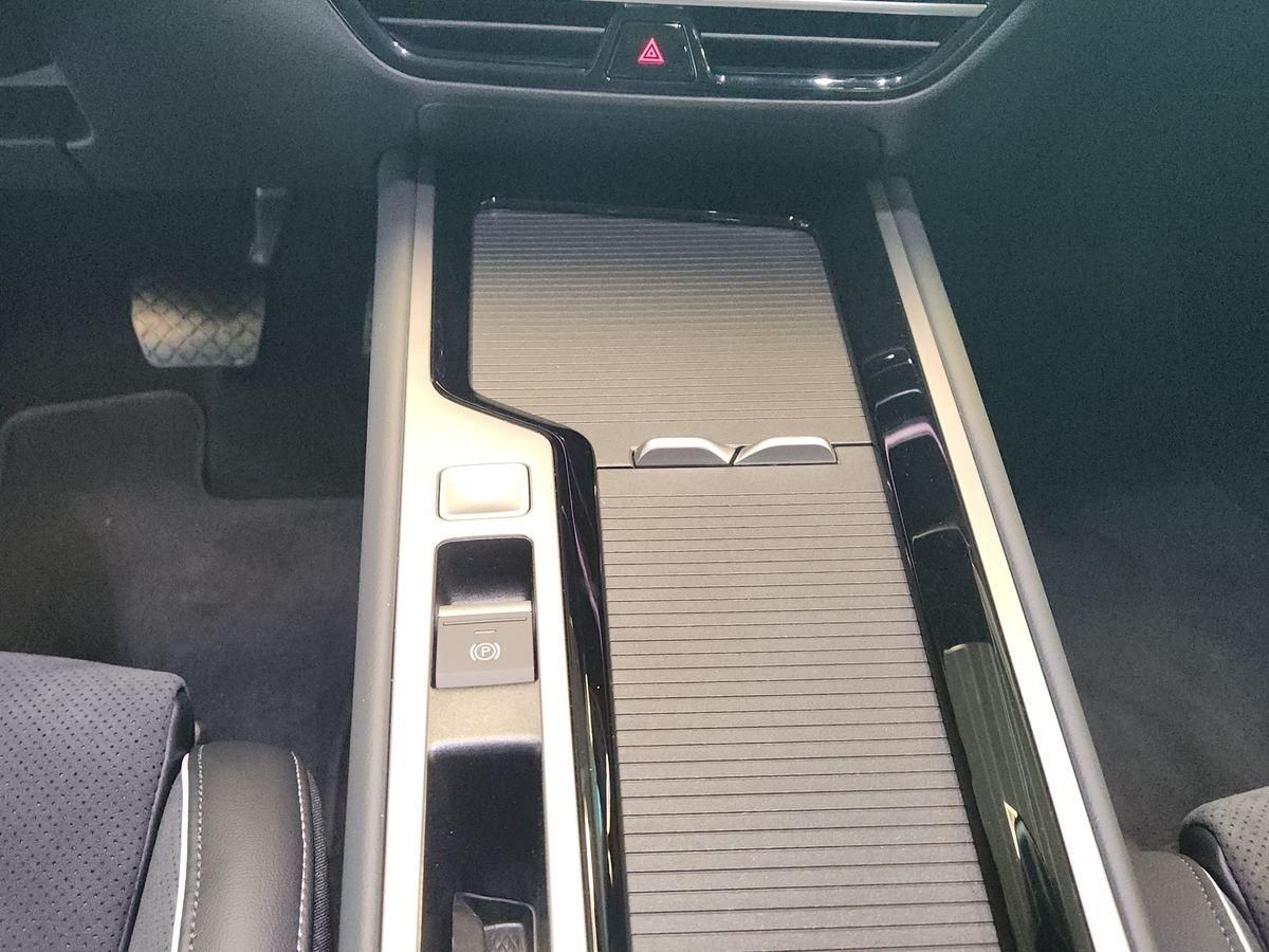 Fahrzeugabbildung Volkswagen Passat Variant Elegance 1.5 TSI 150 kW eHybrid