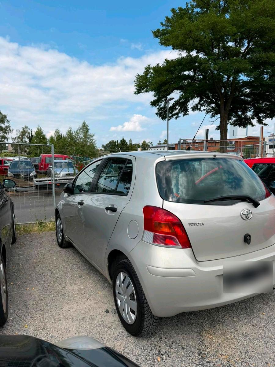 Toyota Yaris 2009 — photo 5